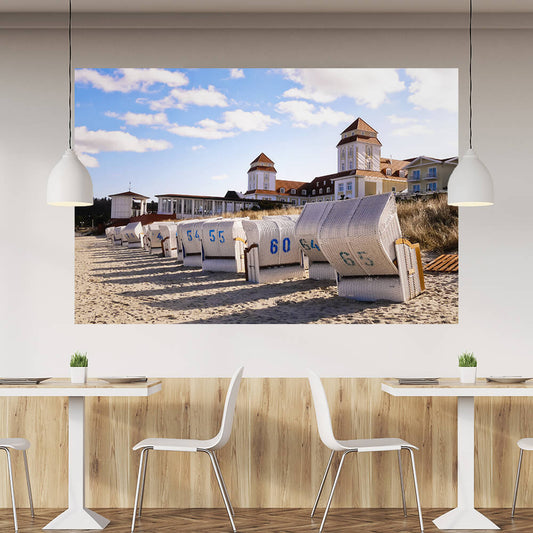 Rechteckiges Akustikbild des Ostsee Bads Binz auf Rügen, mit weißen Strandkörben