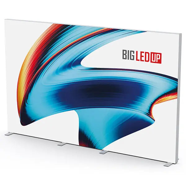 Modulare LED Lichtwand BIG LED UP im Format 400 × 248 cm mit Stoffbanner.