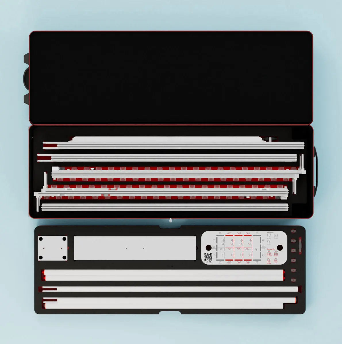 Offener ABS-Transportkoffer mit Komponenten der modularen LED Lichtwand BIG LED UP.