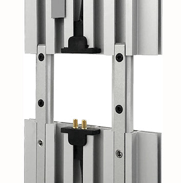 Detailansicht des Systemverbinders mit Pogo-Pin-Kontakten für die modulare LED Lichtwand BIG LED UP.