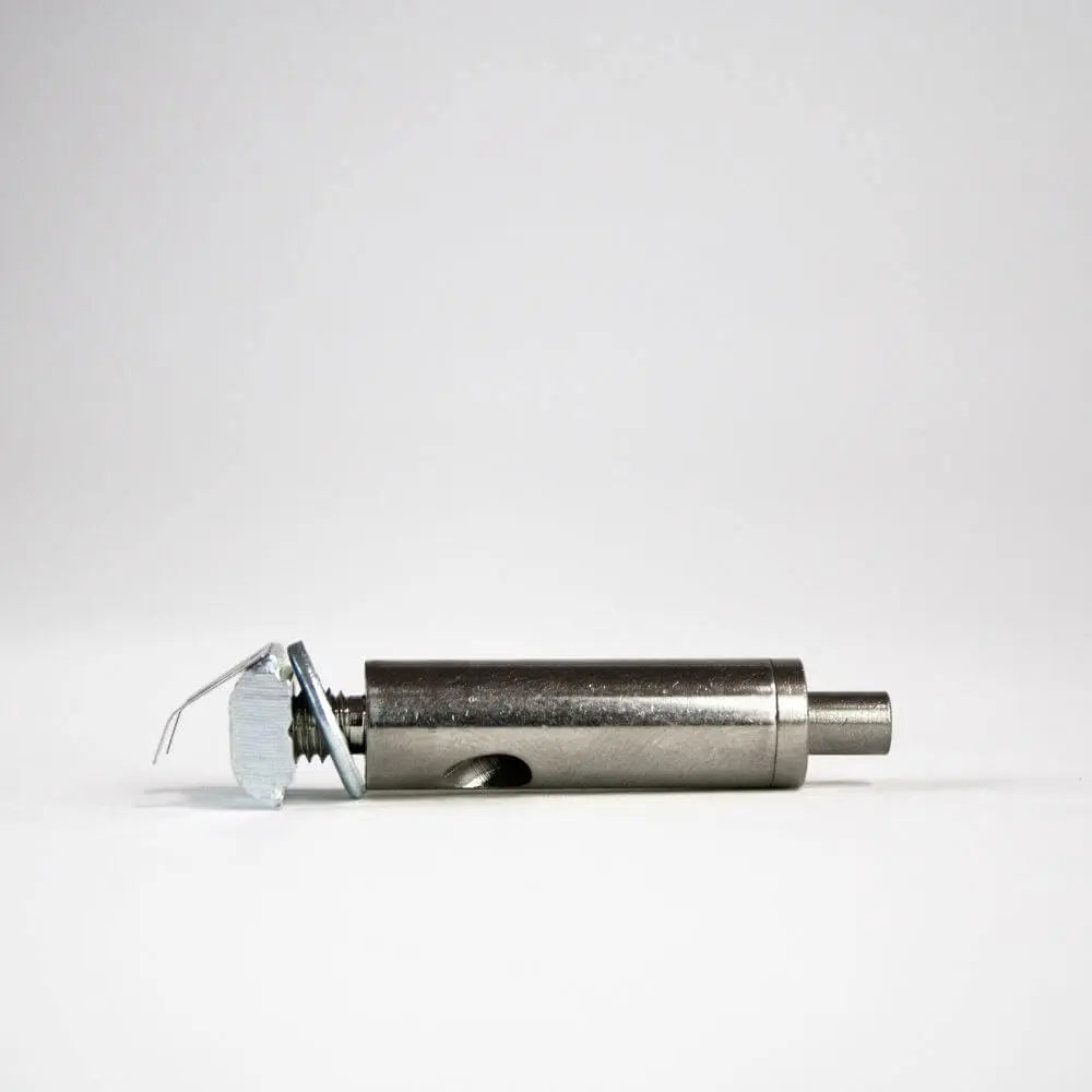 Höhenverstellbarer Drahtseilhalter mit Feder für 44 mm Textilspannrahmen mit Nut zur sicheren Deckenabhängung.