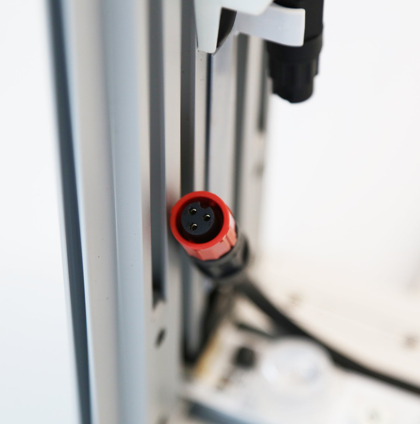 Detailansicht des LEDUP-Steckverbinders für die modulare LED Lichtwand BIG LED UP.