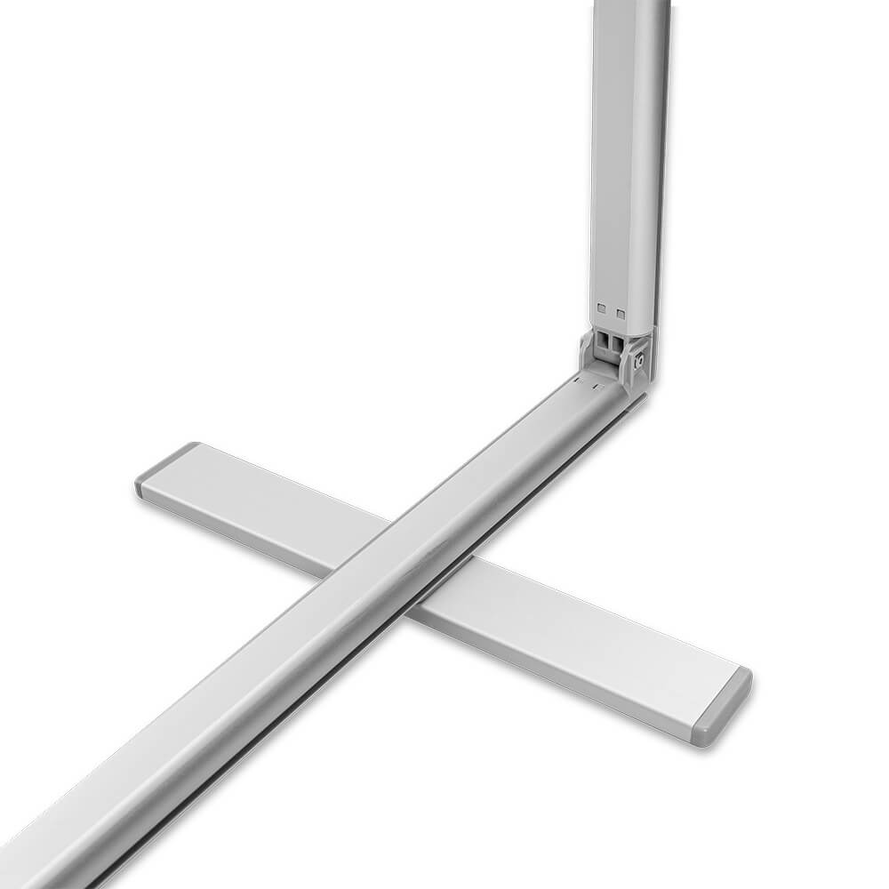 Fuß der unbeleuchteten Messewand Expo Flex 2go ohne Textilbespannung vor weißem Hintergrund