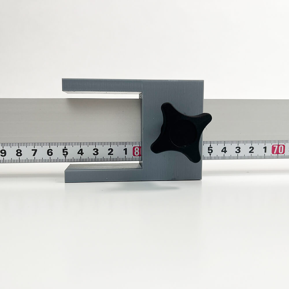 Montagehilfe Z-Halter mit Schraube zum Justieren