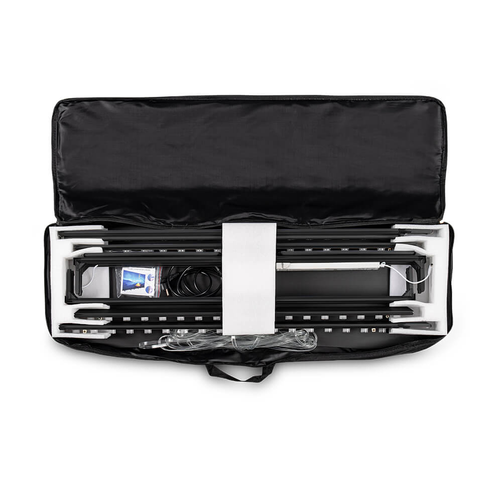 Geöffnete Transporttasche der beleuchteten Messestele Lightbox Flex 2go