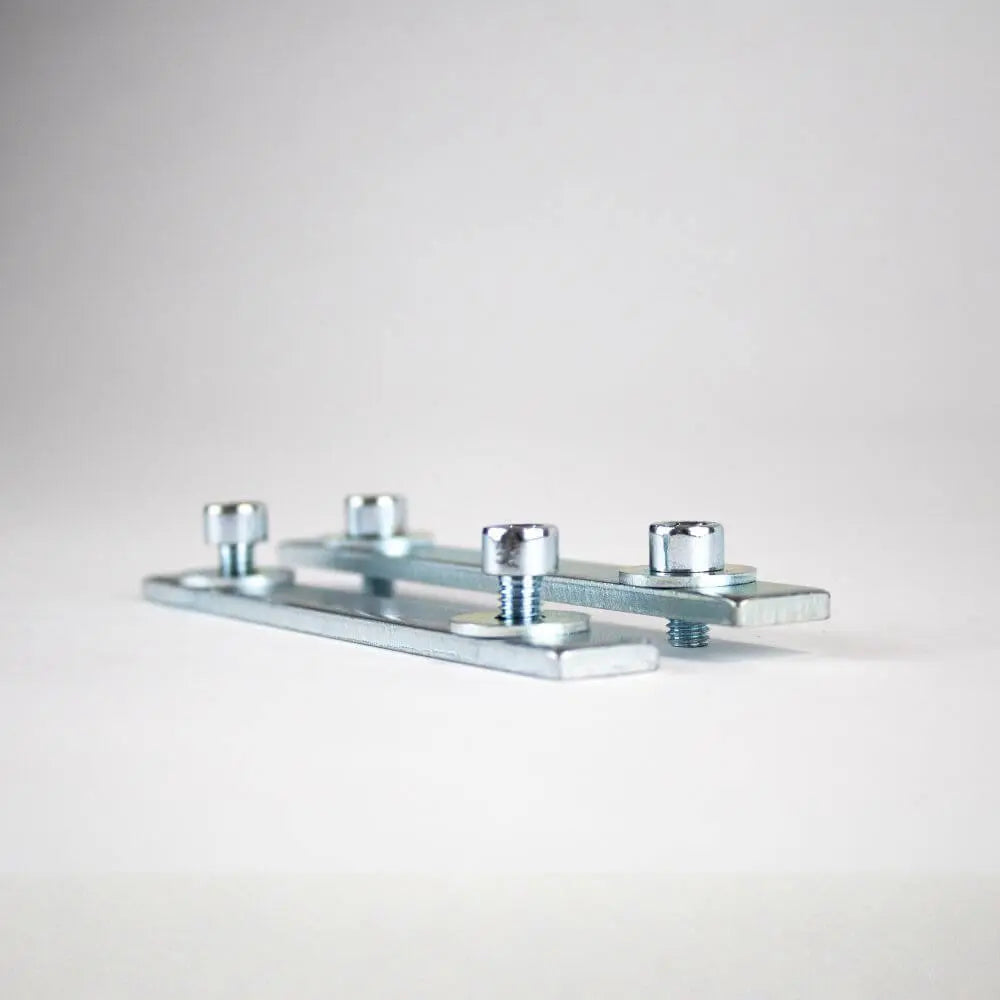 Gerader Profilverbinder für 100 mm Textilspannrahmen zur stabilen Verbindung von Aluminiumprofilen und Spannrahmen.