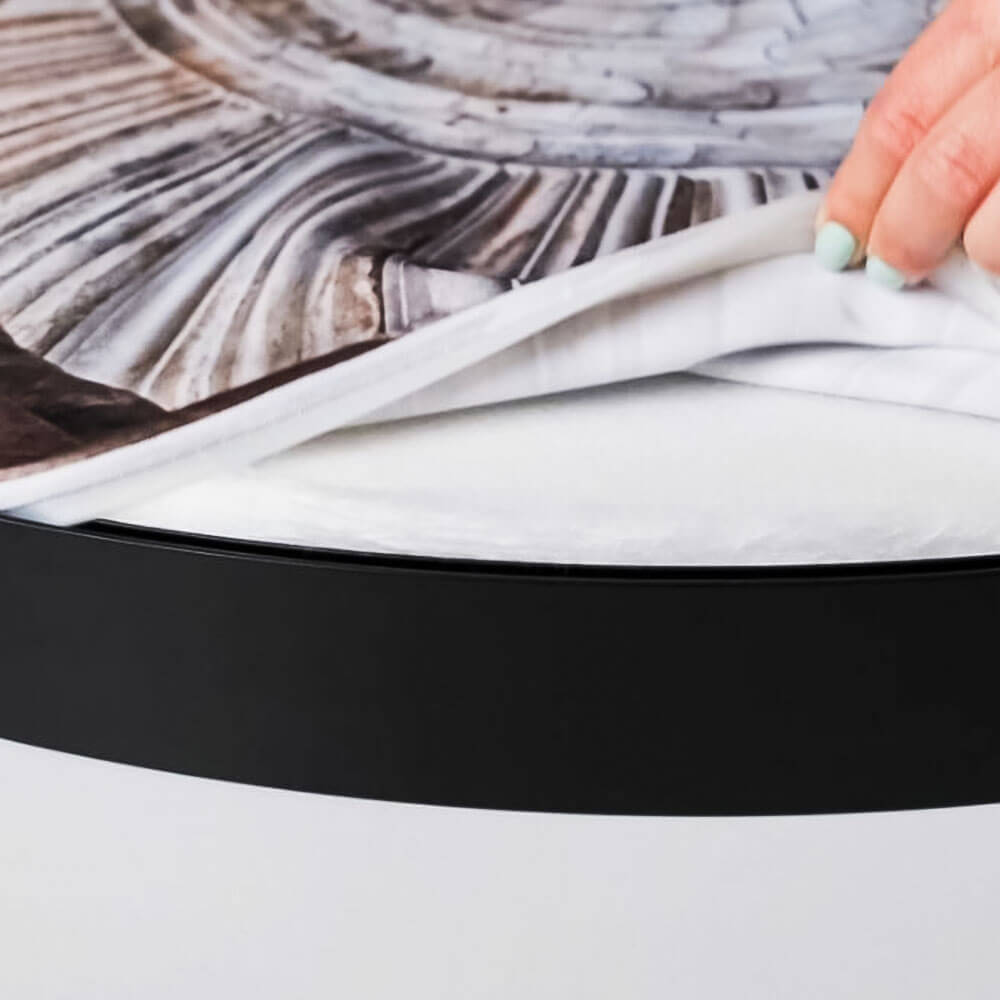 Runder Aluminumrahmen schwarz und Textil