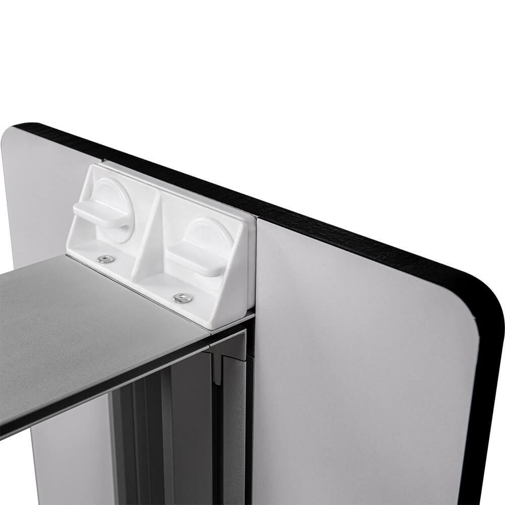 Detailaufnahme Primex Lightbox FLEX 2go Counter – stabile Tischplatten-Befestigung mit weißen Drehverschlüssen am Aluminiumrahmen, einfache Montage für LED-Messetheke.