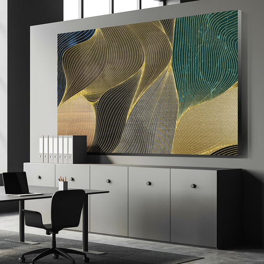 Rechteckiges Akustikbild goldener Blattstrukturen auf beige, grün, grauem Grund, über einem Sideboard