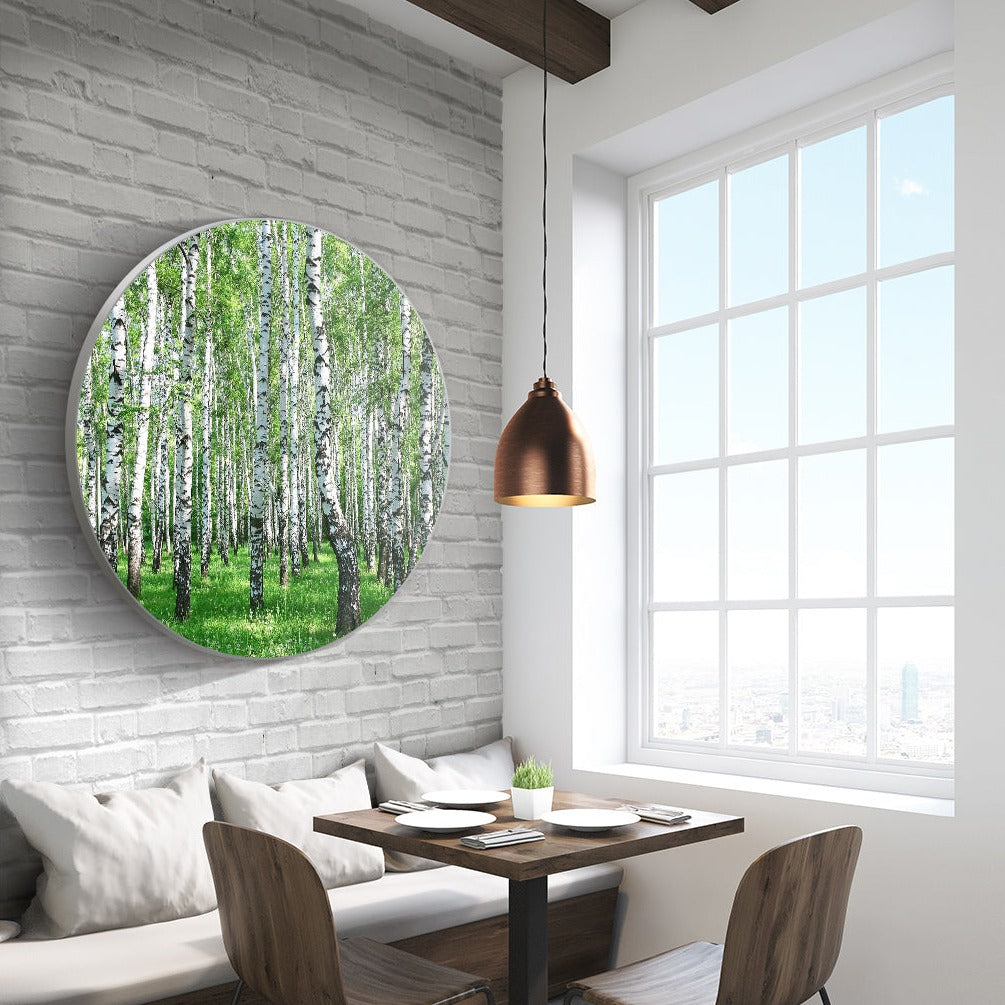 Rundes Akustikbild mit Birkenwald im Esszimmer