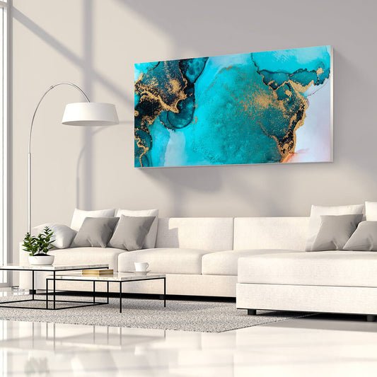 Rechteckiges Akustikbild mit türkisen marmorierten Tintenverläufen und goldenen Akzenten über einem Sofa