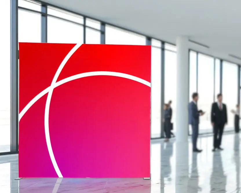 Die LED-Messewand LIGHTBOX PRO 2go in Foyer einer Messe