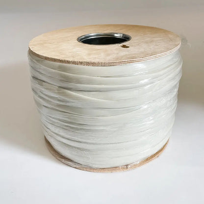 Flachkeder auf Spule als Rollenware für Textilspannrahmen, Messebau und Werbetechnik