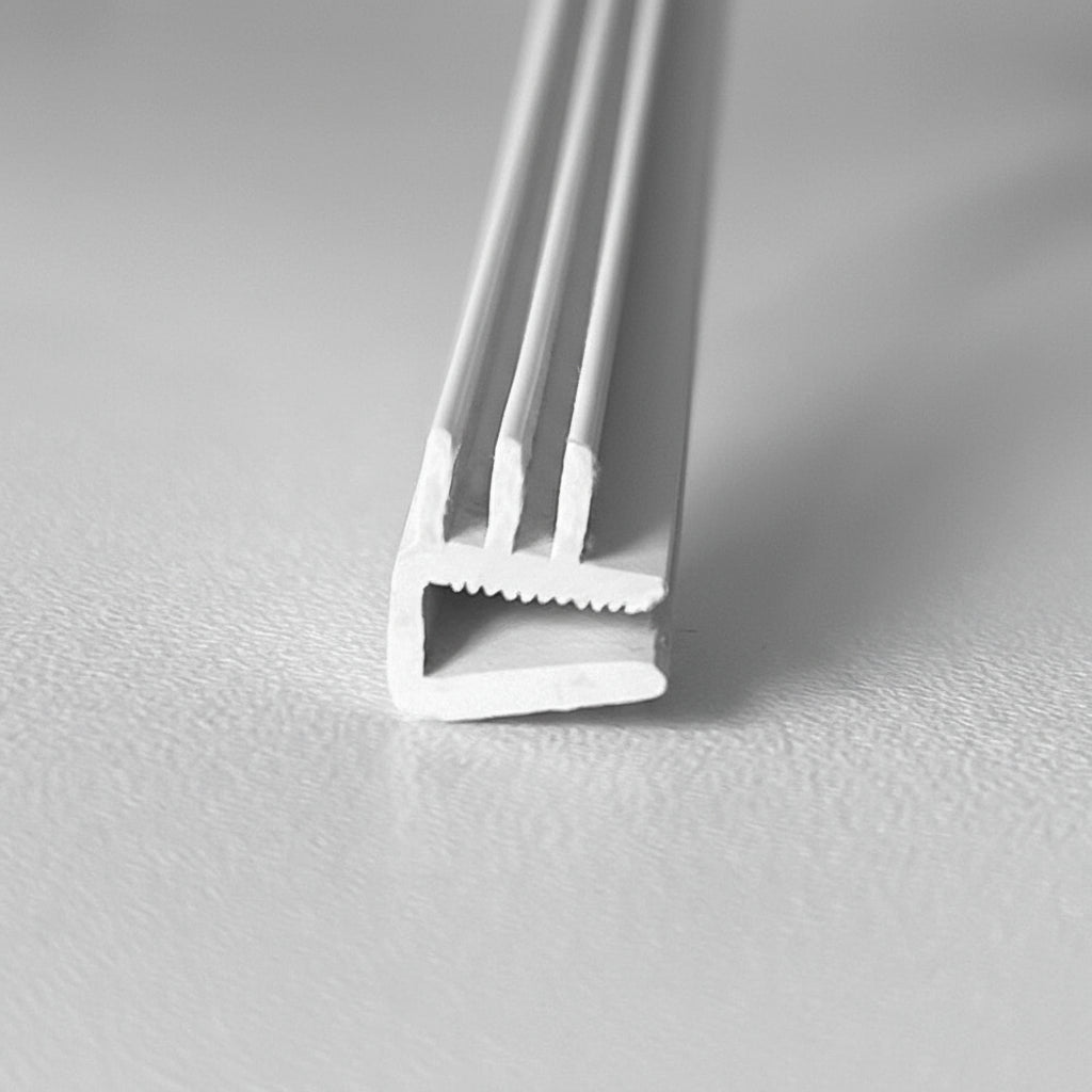 Klemmleiste für Textilspannrahmen. Für Textilien ohne Keder geeignet.