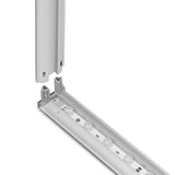 Einfache Steckverbindung der LED-Messetheke Lightbox Flex mit Regal
