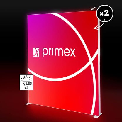Beleuchtete Messewand Lightbox Pro 2go mit rotem Textildruck bespannt vor schwarzem Hintergrund