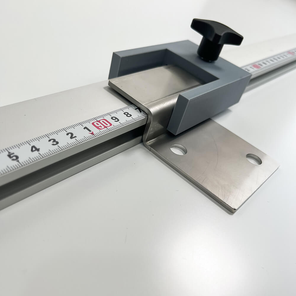 Montagehilfe für die Z-Halterungen des PR80 Outdoor Rahmens