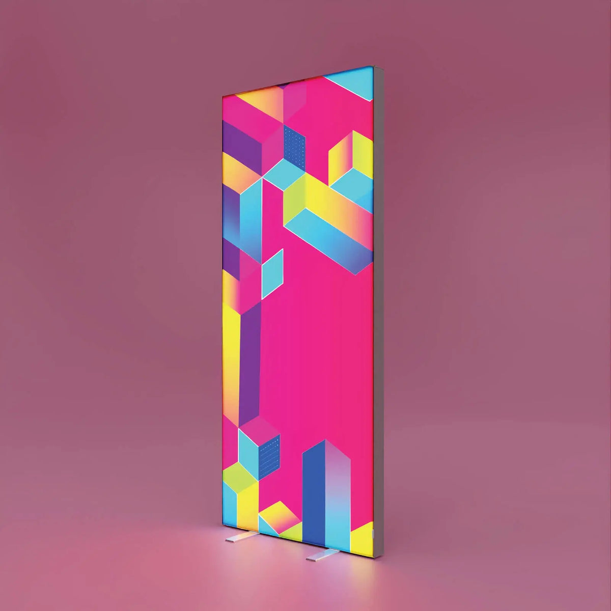 Kompletter PIXLIP POP Leuchtrahmen mit bedruckter Stoffbanner und stabilen Standfüßen auf rosa Hintergrund.
