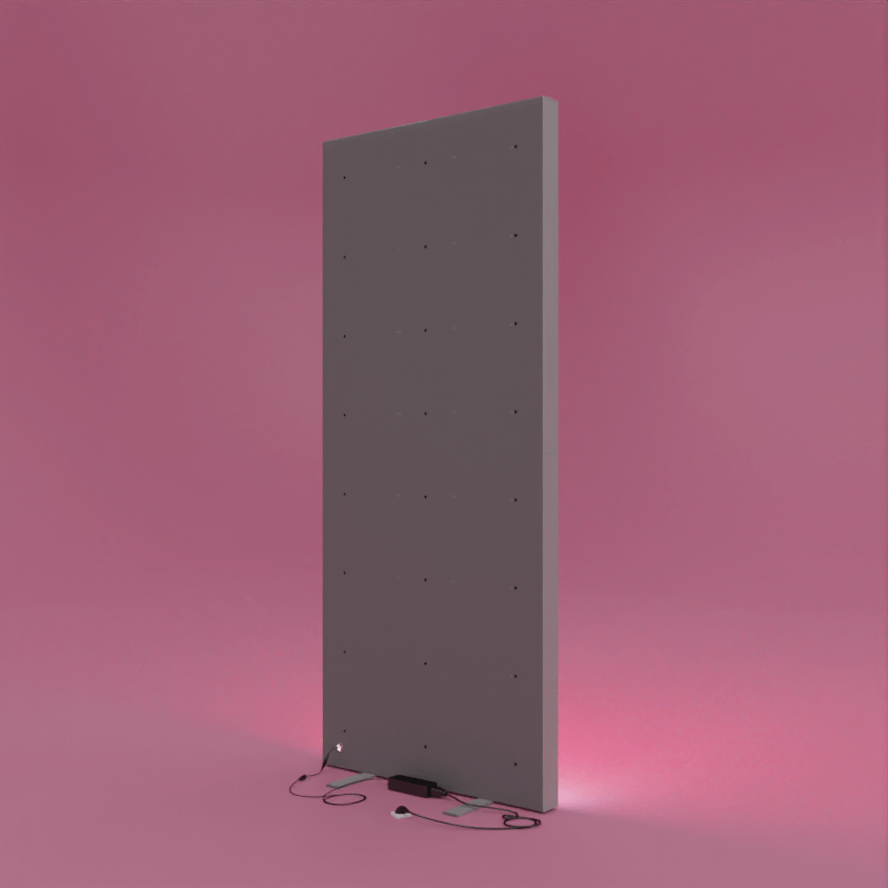 Aufnahme der Rückseite eines PIXLIP POP Messewand mit sichtbarem Netzgerät, Kabeln und Stromanschluss