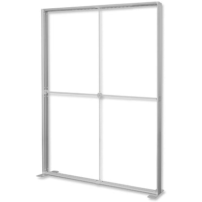 Messewand aus Aluminiumprofilen, ohne Textildruck, mit integrierter Beleuchtung.