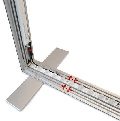 Detailansicht des stabilen Aluminiumrahmens mit LED-Modulen der modularen LED Lichtwand BIG LED UP.