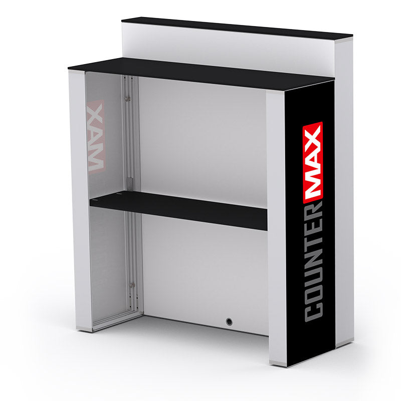 Rückansicht der Counter MAX Messetheke mit integriertem Ablagefach – robuste Thekenlösung für Events, Promotion und Messen.