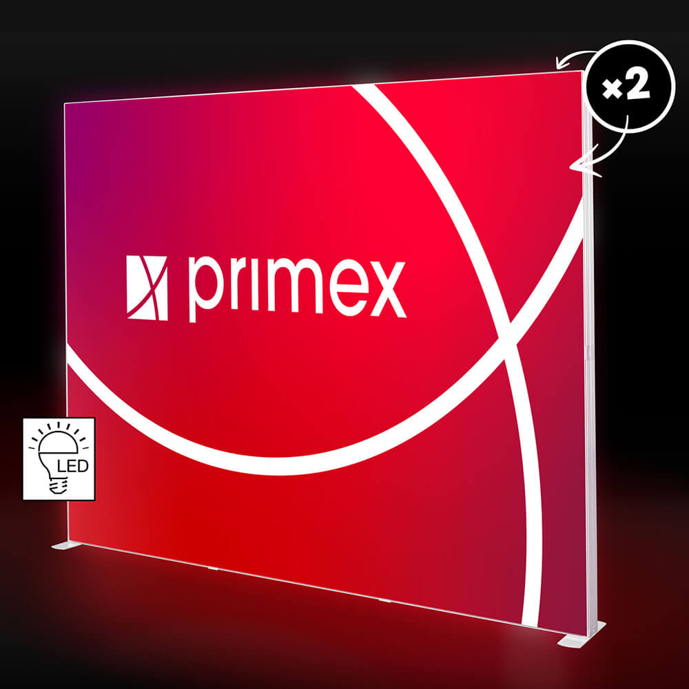 Leuchtende Messewand mit LED-Beleuchtung und doppelseitigem Textildruck in Rot, mit Primex-Logo.