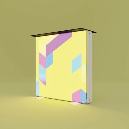 Produktbild des beleuchteten PIXLIP GO Theke S mit eingespanntem Textildruck und schwarzer Ablagefläche.