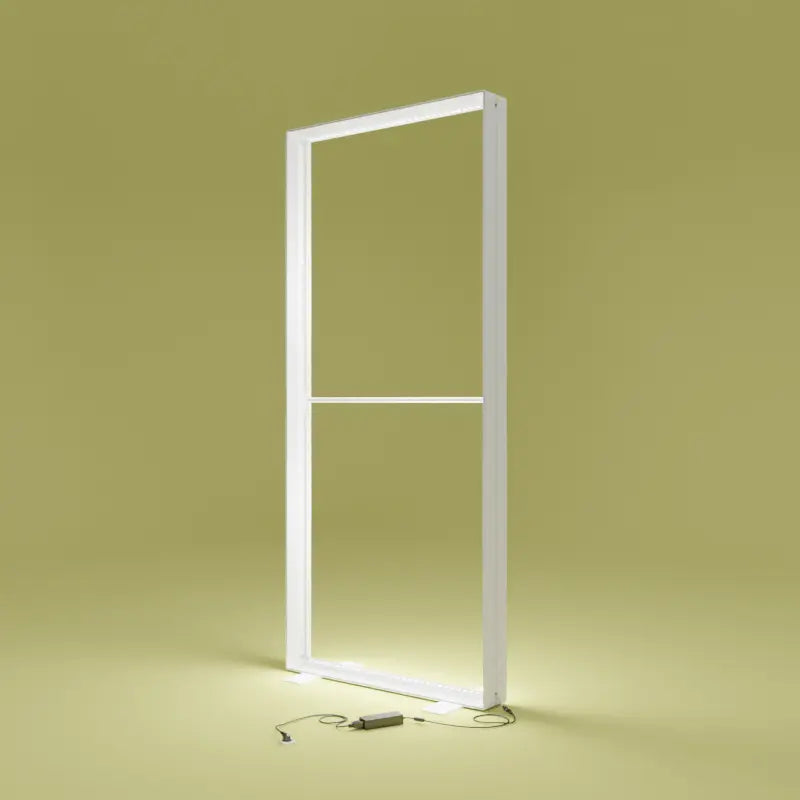 Detailansicht des Aluminiumrahmens der PIXLIP GO LED Leuchtwand von Primex mit beleuchtetem Profil ohne Stoffbanner .