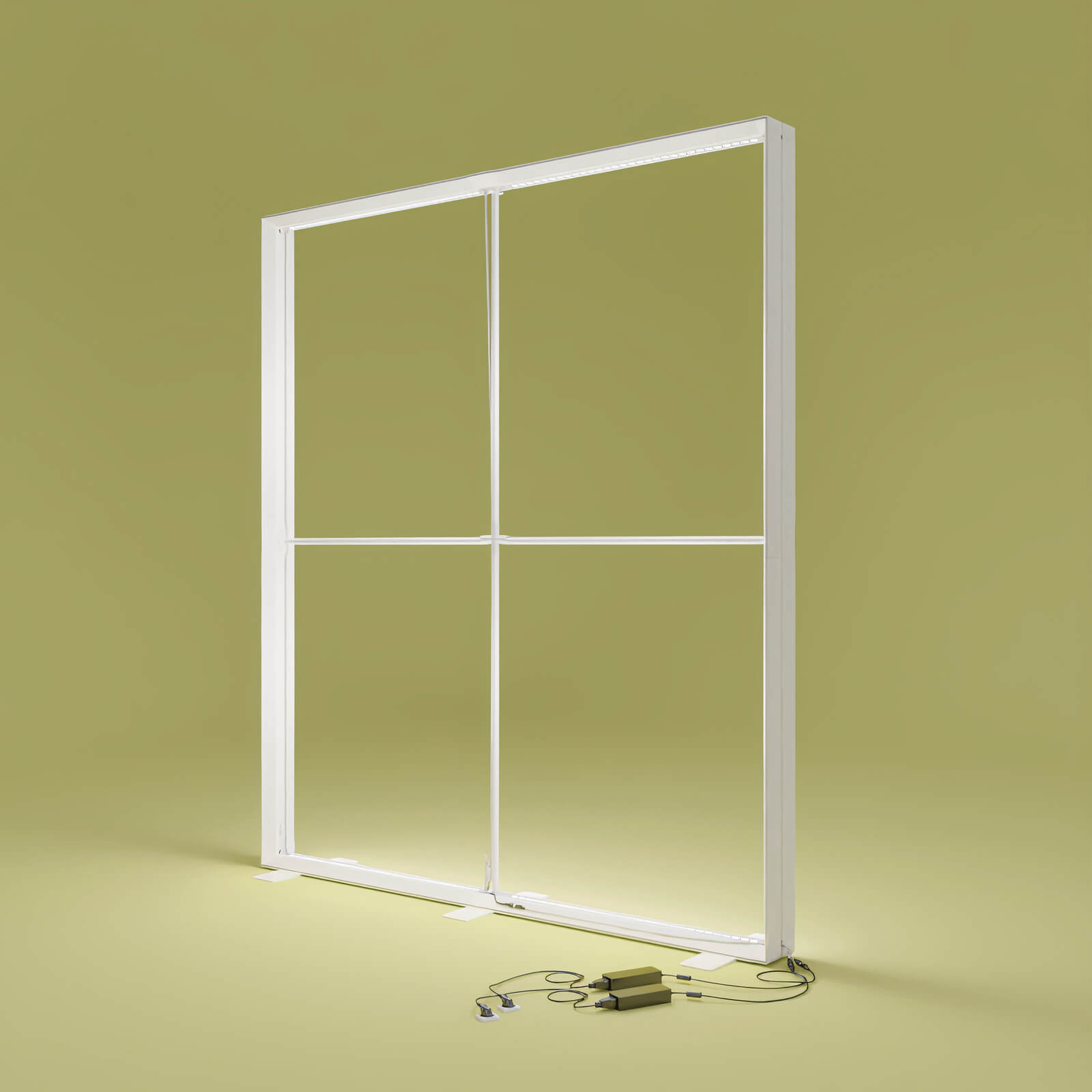 Detailansicht des Aluminiumrahmens der PIXLIP GO LED Messewand von Primex mit beleuchtetem Profil.