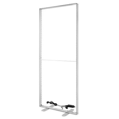 Seitliche Ansicht der Messewand LIGHTBOX FLEX 2go - SLIM als leerer Aluminiumrahmen mit Netzteil