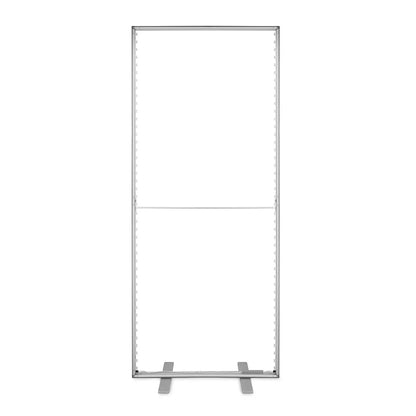 Frontalansicht der kompakten LED-Messewand LIGHTBOX FLEX 2go -SLIM mit Aluminiumprofil und Standfüßen