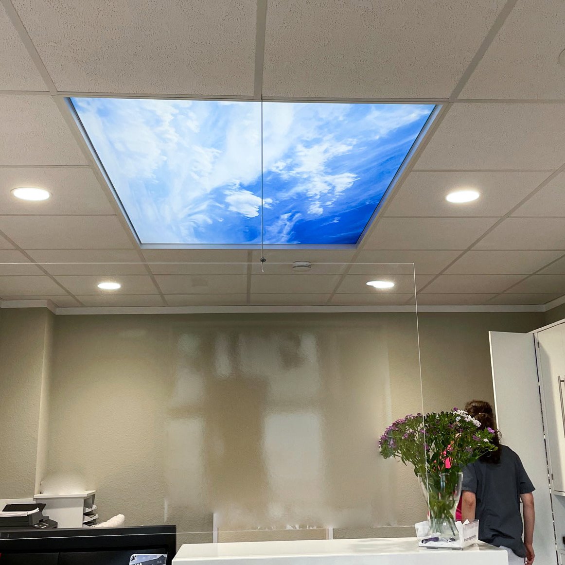 referenz_lichthimmel_lichtdecke_praxis-1673962577552__PID:65a17003-0848-4926-bcc2-909cf452e271