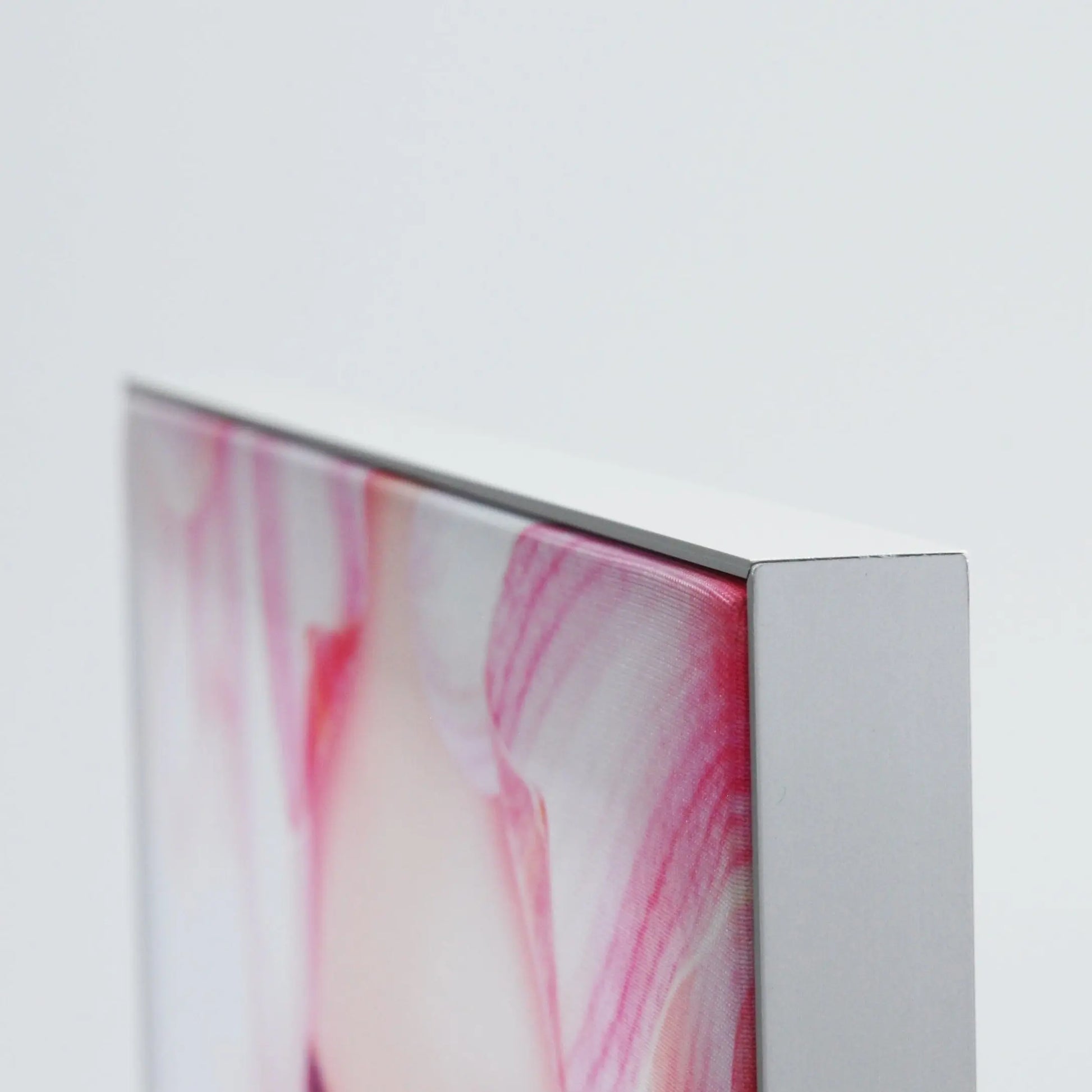 Textilspannrahmen 19 mm als Detailaufnahme des Profils und dem Textildruck